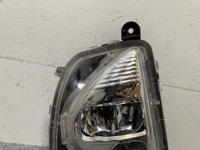 トヨタ プリウス ZVW50 左フォグランプ ライト LED コイト：47-83