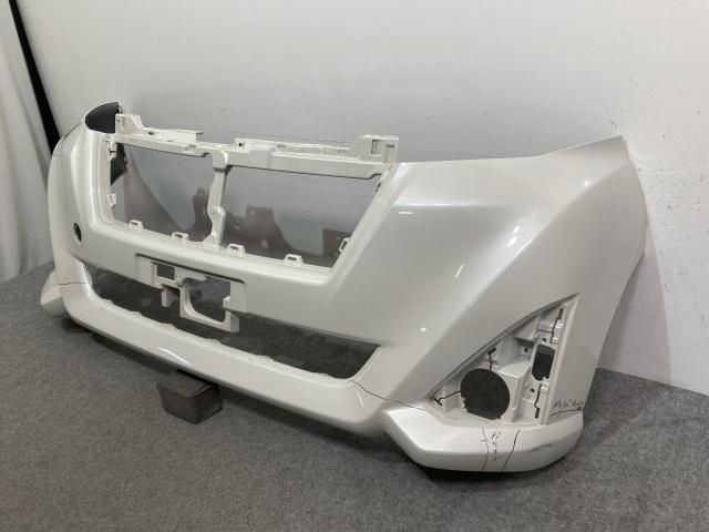 ルーミー M900A/M910A 純正 前期 フロント バンパー 52119-B1350