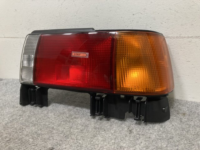 新品!ターセル EL41/EL43 純正 右 テールランプ/ライト/レンズ ハロゲン KOITO 33-08107 81551-16410  トヨタ(136411)