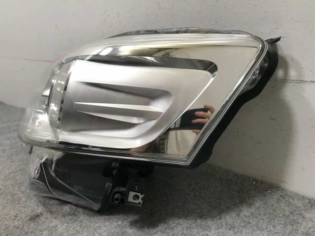 スペーシアカスタム MK32S/MK42S 純正 左 ヘッドライト/ランプ キセノン HID AFS無 レベライザー 刻印N6 ICHIKOH  1872/35300-81M60 スズキ(135504)