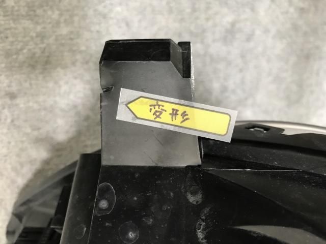 eKワゴン B11W 純正 右 ヘッドライト/ランプ ハロゲン レベライザー