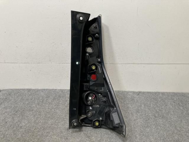 セレナ C27 前期 左テールランプ KOITO 220-23719 良品 送料込 即決 セレナ C27 前期 純正 LED 右 テールランプ ライト