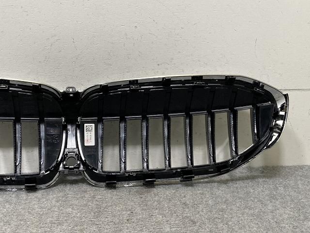 美品】BMW F30 3シリーズ 純正 フロントグリル 192976-10