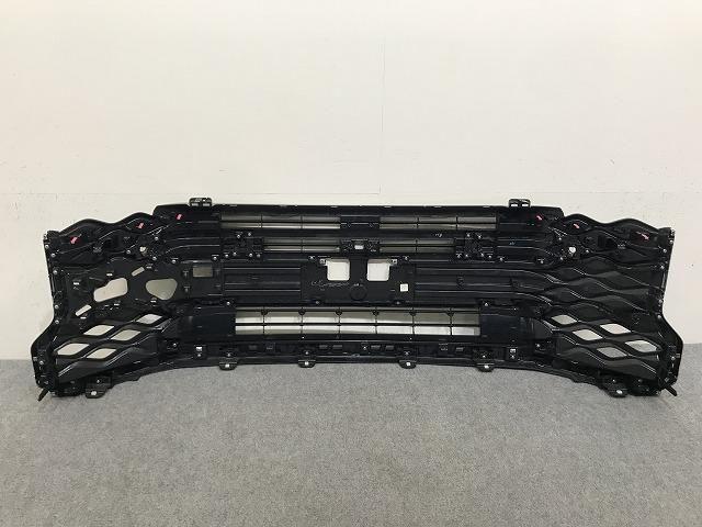 て*つ様 トヨタ 90ヴォクシー 新品 ラジエータグリル 53102-v1020 ヴォクシー 6AA-ZWR90W ラジエータグリル 53102-V1020 358992