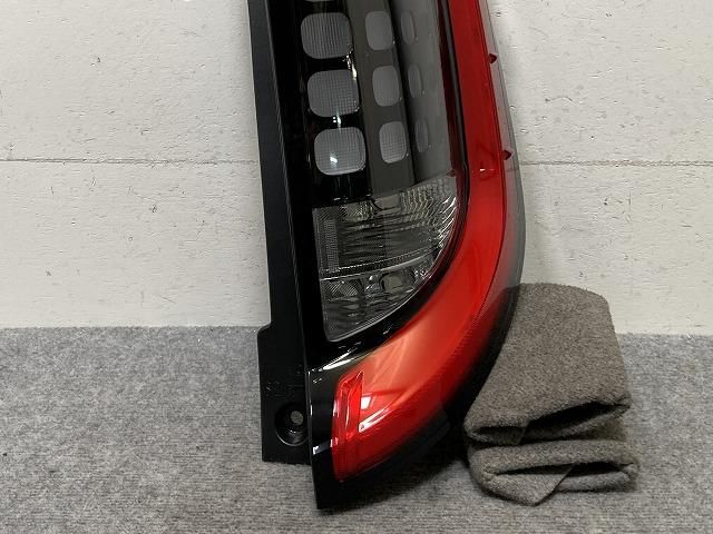 シエンタ/Z MXPC10G/MXPL10G/MXPL15G 純正 右 テールランプ LED