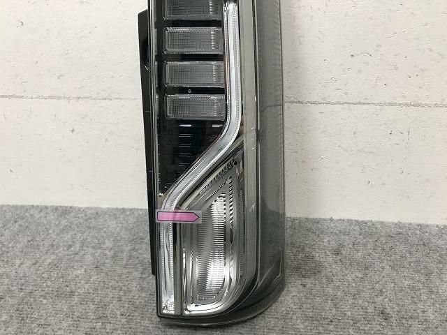 スズキ　スペーシア　純正右テールレンズLED スペーシア MK32S/MK42S 純正 右テールランプ/ライト/レンズLED
