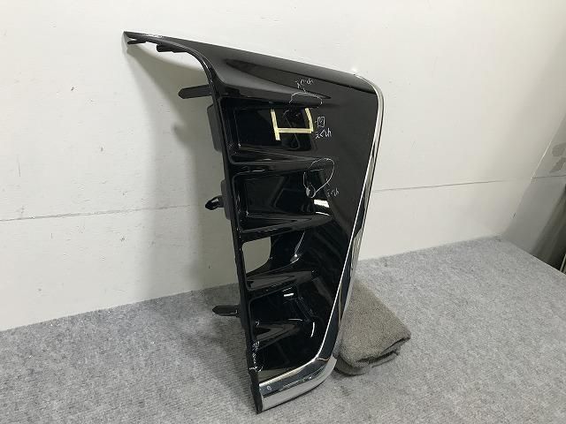 トヨタヴォクシー左右フォグカバー52040-28140 52030-28140 トヨタヴォクシー左右フォグカバー52040-28140 52030-28140