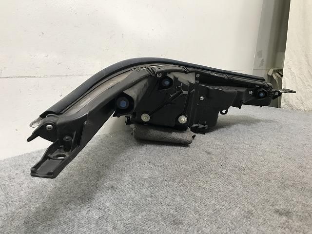 C-HR/CHR ZYX10/NGX10/NGX50 純正 中期 左 ヘッドライト/ランプ C-HR/CHR ZYX10/NGX10/NGX50 純正 中期 左 ヘッドライト/ランプ