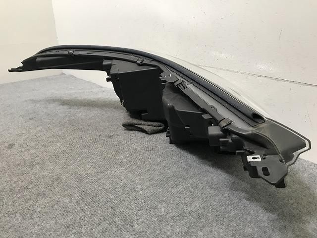 C-HR/CHR ZYX10/NGX10/NGX50 純正 中期 左 ヘッドライト/ランプ C-HR/CHR ZYX10/NGX10/NGX50 純正 中期 左 ヘッドライト/ランプ