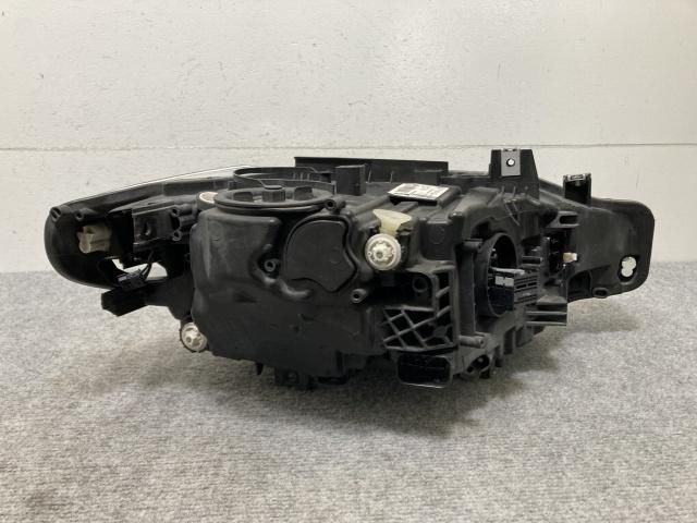 【BMW純正】3シリーズ F30/F31 左ヘッドライト HELLA製　後期 BMW 3シリーズ F30 F31 後期 左ヘッドライト 左側 LEDヘッド