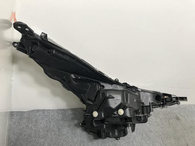 プリウス 50系/ZVW50/ZVW51/ZVW55 純正 前期 左 ヘッドライト