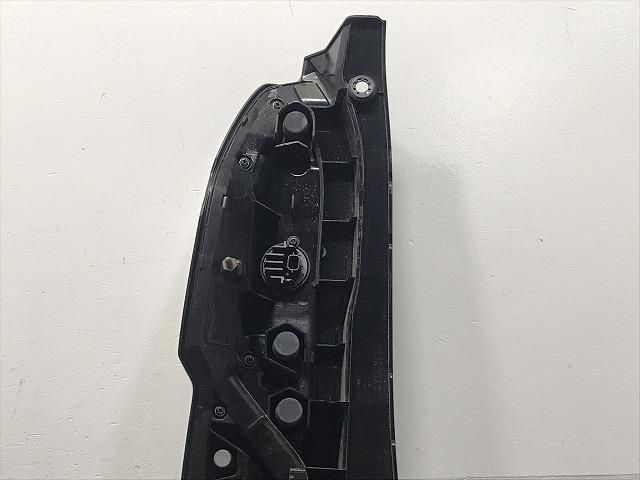 N-BOX N−BOXカスタム 6BA-JF3 右テールランプ スタイル