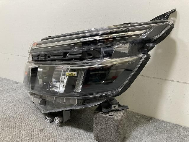 ヴォクシー　80 左ヘッドライト ヴォクシー VOXY ZS/煌 80系/ZRR80W/ZRR85W HV/ZWR80W 純正 前期