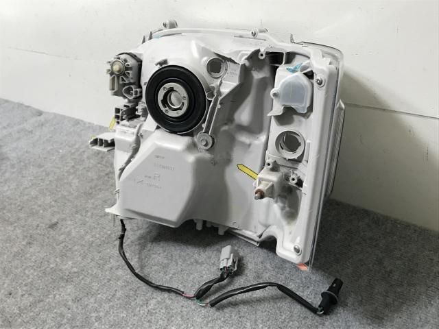 ハイエース/レジアスエース 200系/4型/5型/6型/7型 純正 後期 右