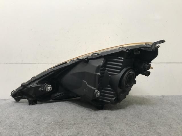 ホンダ フィット GE6/GE7/GE8/GE9 前期 純正ハロゲンヘッドライト フィット GE6/GE7/GE8/GE9 純正 前期 右 ヘッドライト/ランプ