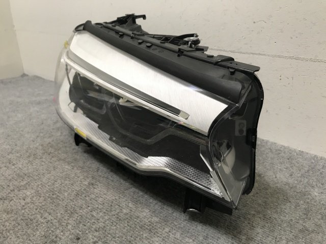 ジャンク!5シリーズ G30/G31 純正 前期 右 ヘッドライト/ランプ LED 7439196-04 BMW(138475)