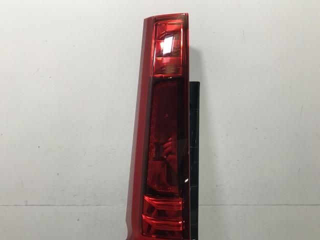 ルーミー M900A 前期 純正テール KOITO 220-69047 - メルカリ