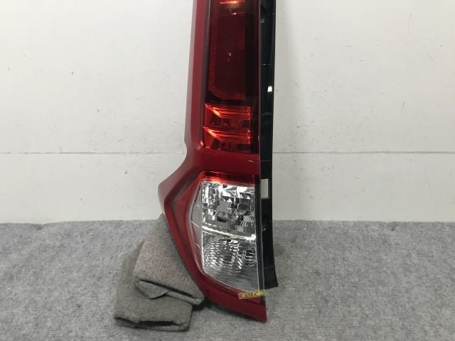 ルーミー/カスタム M900A/M910A 純正 前期 左 テールランプ