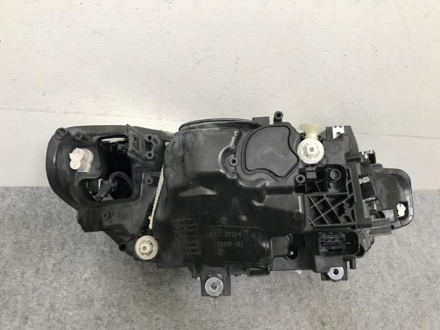 BMW 純正　F30 後期型　LEDヘッドライト（左） 純正OEM HELLA製 BMW 3シリーズ F30 F31 LCI 後期 318i 320d