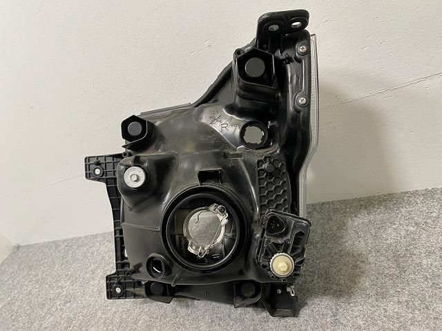 ワゴンR DAA-MH55S 右ヘッドランプ 35120-63R00 ハロゲン KOITO 100