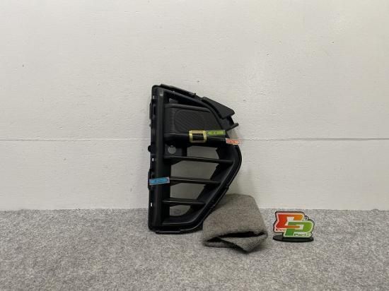 かまくらこ様の専用 新品!キャラバン NV350 標準 E26 純正 後期 フロント フォグ