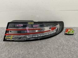 新品!ヴィラージュ 純正 右 テールランプ/ライト/レンズ LED 8D33-13404-AL/4G43-13404-AM/DG33-13404-AC アストンマーチン(144644)