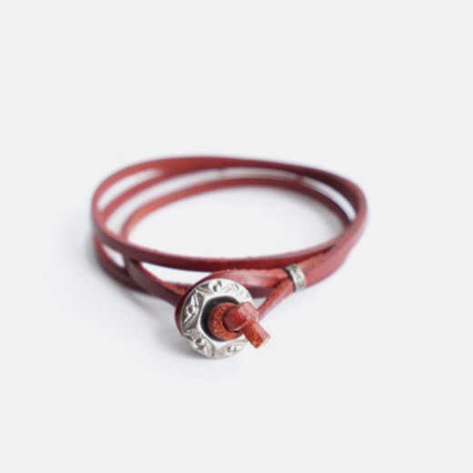 <img class='new_mark_img1' src='https://img.shop-pro.jp/img/new/icons39.gif' style='border:none;display:inline;margin:0px;padding:0px;width:auto;' />3連LEATHER BRACELET (D.RED)