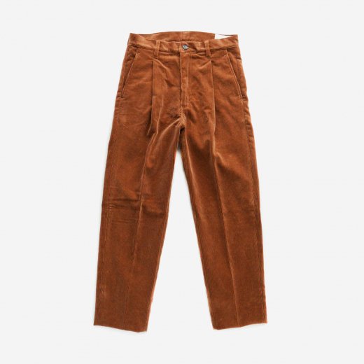 <img class='new_mark_img1' src='https://img.shop-pro.jp/img/new/icons39.gif' style='border:none;display:inline;margin:0px;padding:0px;width:auto;' />CORDUROY ONE-TUCK TROUSERS