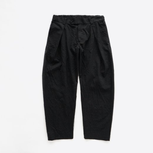 <img class='new_mark_img1' src='https://img.shop-pro.jp/img/new/icons1.gif' style='border:none;display:inline;margin:0px;padding:0px;width:auto;' />WASHABLE WOOL TROPICAL TUCK SLACKS