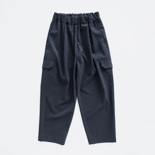 <img class='new_mark_img1' src='https://img.shop-pro.jp/img/new/icons1.gif' style='border:none;display:inline;margin:0px;padding:0px;width:auto;' />HIGH TWISTED POLYESTER STRETCH POPLIN CLOTH SIDE POCKET PANTS