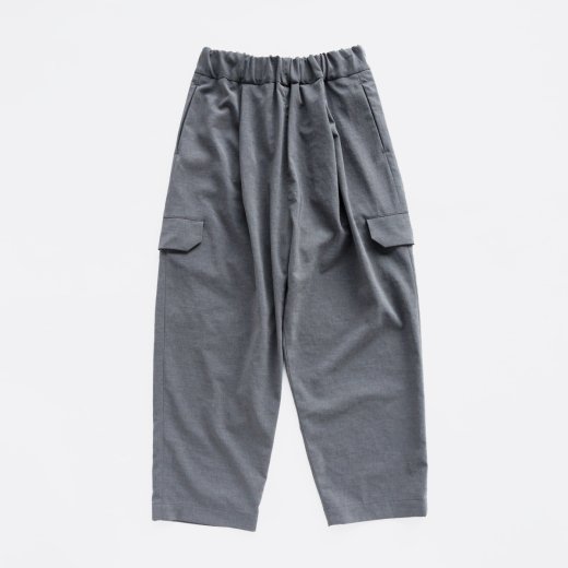 <img class='new_mark_img1' src='https://img.shop-pro.jp/img/new/icons1.gif' style='border:none;display:inline;margin:0px;padding:0px;width:auto;' />HIGH TWISTED POLYESTER STRETCH POPLIN CLOTH SIDE POCKET PANTS