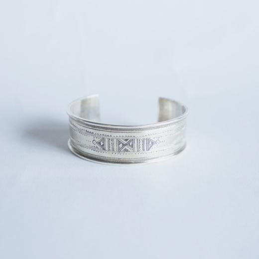 TOUAREG MID SILVER BANGLE