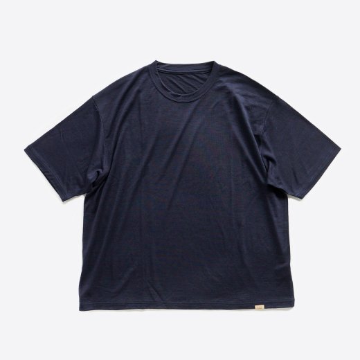 <img class='new_mark_img1' src='https://img.shop-pro.jp/img/new/icons1.gif' style='border:none;display:inline;margin:0px;padding:0px;width:auto;' />SUPER 120S WASHABLE WOOL JERSEY OVERSIZED TEE