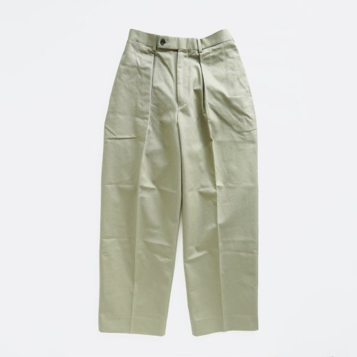 <img class='new_mark_img1' src='https://img.shop-pro.jp/img/new/icons1.gif' style='border:none;display:inline;margin:0px;padding:0px;width:auto;' />CLASSIC FIT TROUSERS �