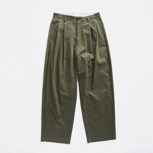 <img class='new_mark_img1' src='https://img.shop-pro.jp/img/new/icons1.gif' style='border:none;display:inline;margin:0px;padding:0px;width:auto;' />CHINO TROUSERS