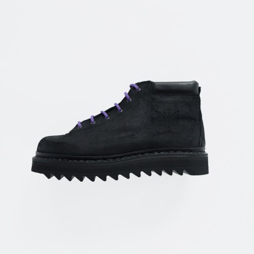 <img class='new_mark_img1' src='https://img.shop-pro.jp/img/new/icons1.gif' style='border:none;display:inline;margin:0px;padding:0px;width:auto;' />MOUNTAIN BOOT - WAXED SUEDE 