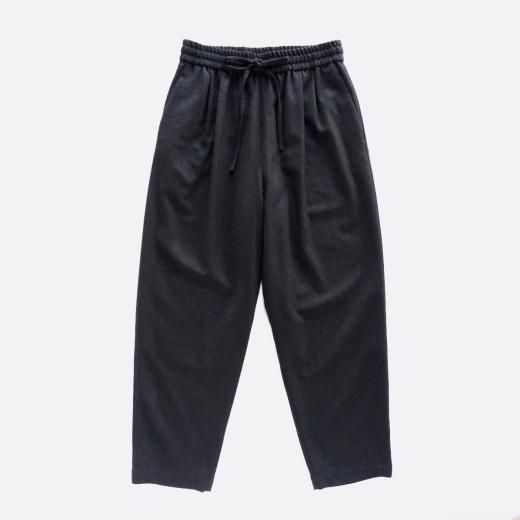 <img class='new_mark_img1' src='https://img.shop-pro.jp/img/new/icons1.gif' style='border:none;display:inline;margin:0px;padding:0px;width:auto;' />BOTANY WOOL DRAWSTRING PANTS