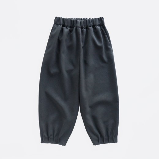 <img class='new_mark_img1' src='https://img.shop-pro.jp/img/new/icons1.gif' style='border:none;display:inline;margin:0px;padding:0px;width:auto;' />PLUMPNESS POLYESTER DOUBLE CLOTH TUCK PANTS