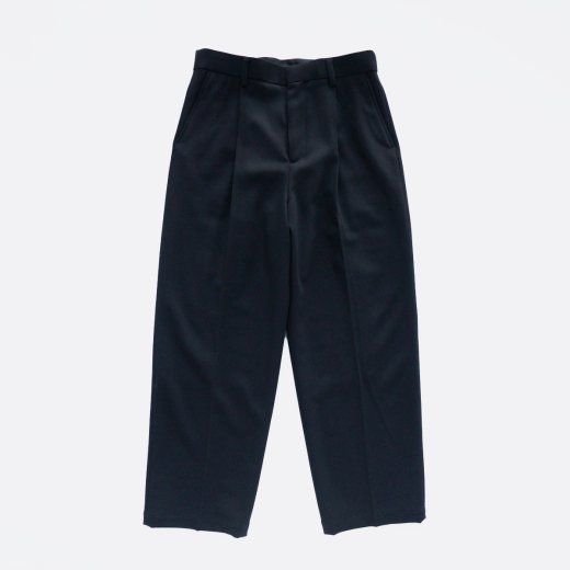 <img class='new_mark_img1' src='https://img.shop-pro.jp/img/new/icons1.gif' style='border:none;display:inline;margin:0px;padding:0px;width:auto;' />WOOL SERGE WIDE TAPERED SLACKS