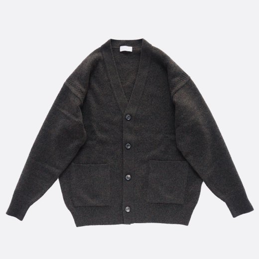 <img class='new_mark_img1' src='https://img.shop-pro.jp/img/new/icons1.gif' style='border:none;display:inline;margin:0px;padding:0px;width:auto;' />WOOL YAK GUERNSEY CARDIGAN