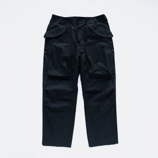 <img class='new_mark_img1' src='https://img.shop-pro.jp/img/new/icons1.gif' style='border:none;display:inline;margin:0px;padding:0px;width:auto;' />BACK SATIN D/C ARMOR PANTS