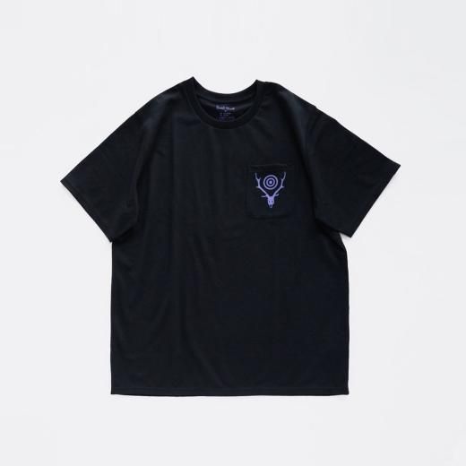 <img class='new_mark_img1' src='https://img.shop-pro.jp/img/new/icons1.gif' style='border:none;display:inline;margin:0px;padding:0px;width:auto;' />S/S ROUND POCKET TEE - CIRCLE HORN