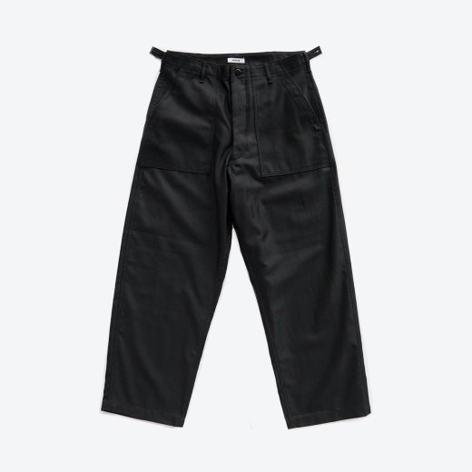<img class='new_mark_img1' src='https://img.shop-pro.jp/img/new/icons1.gif' style='border:none;display:inline;margin:0px;padding:0px;width:auto;' />GIZA BACK SATIN BAKER PANTS