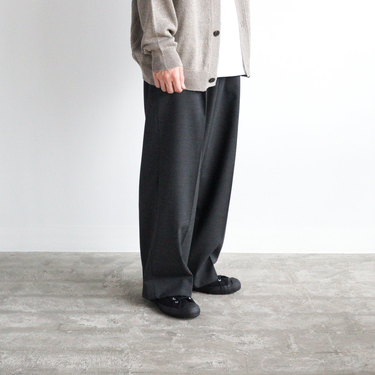 在庫処分・数量限定 wirrow WOOL TROPICAL WIDE SLACKS - crumiller.com