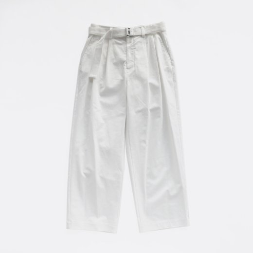 <img class='new_mark_img1' src='https://img.shop-pro.jp/img/new/icons1.gif' style='border:none;display:inline;margin:0px;padding:0px;width:auto;' />COTTON CHINO BELTED TUCK PANTS