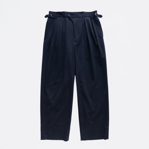 <img class='new_mark_img1' src='https://img.shop-pro.jp/img/new/icons1.gif' style='border:none;display:inline;margin:0px;padding:0px;width:auto;' />HIGH DENSITY GABARDINE WIDE TROUSERS