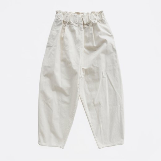 <img class='new_mark_img1' src='https://img.shop-pro.jp/img/new/icons1.gif' style='border:none;display:inline;margin:0px;padding:0px;width:auto;' />HIGH TWISTED COTTON SERGE CLOTH TAPERED PANTS 