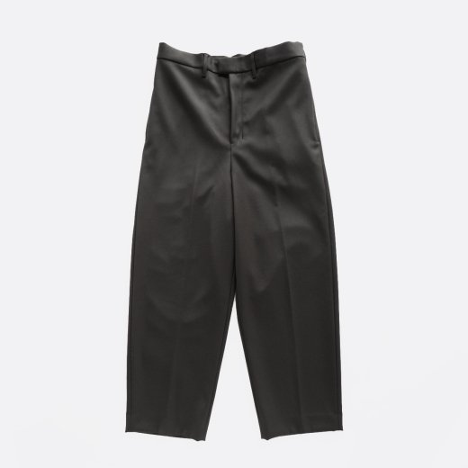 <img class='new_mark_img1' src='https://img.shop-pro.jp/img/new/icons1.gif' style='border:none;display:inline;margin:0px;padding:0px;width:auto;' />NO TUCK WIDE STRAIGHT TROUSERS