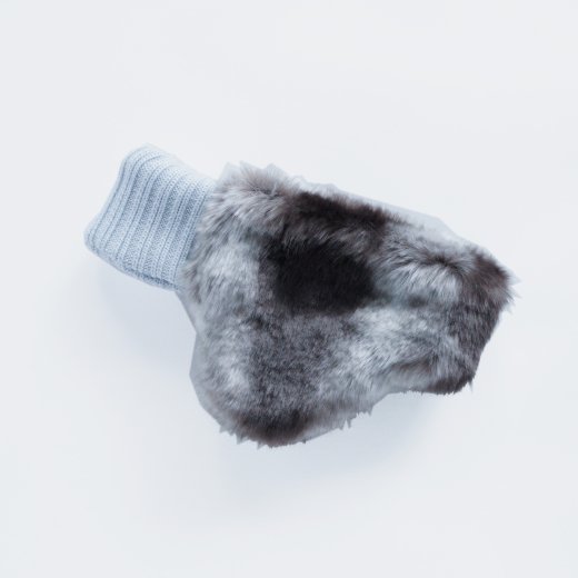 <img class='new_mark_img1' src='https://img.shop-pro.jp/img/new/icons1.gif' style='border:none;display:inline;margin:0px;padding:0px;width:auto;' />KNIT & FAUX FUR EAR HEAD BAND 