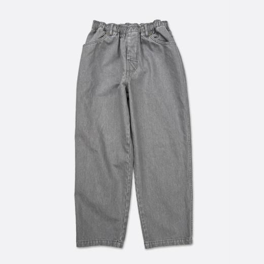 <img class='new_mark_img1' src='https://img.shop-pro.jp/img/new/icons1.gif' style='border:none;display:inline;margin:0px;padding:0px;width:auto;' />FADE DENIM SLACKS 